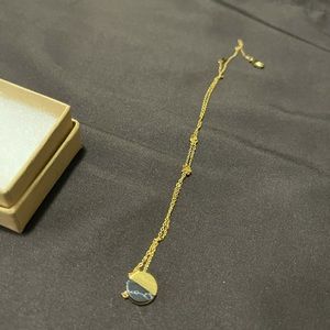 Simple pendant chain